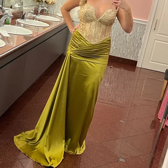 green emerald velvet dress Leida  Minna Fashion Brand